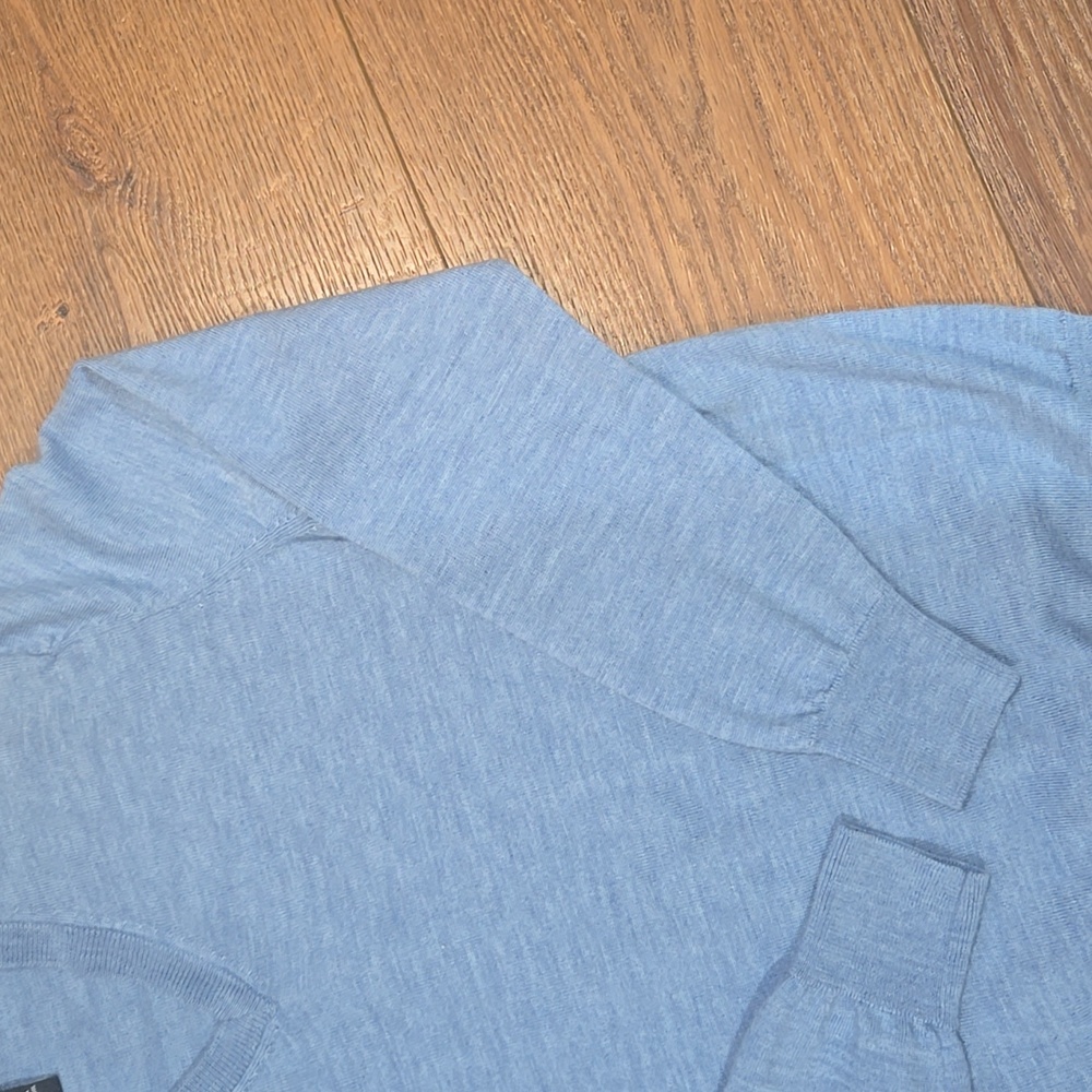 JOS. A. BANK 100% merino Wool Sweater Size Med... #7717 - Picture 2 of 4